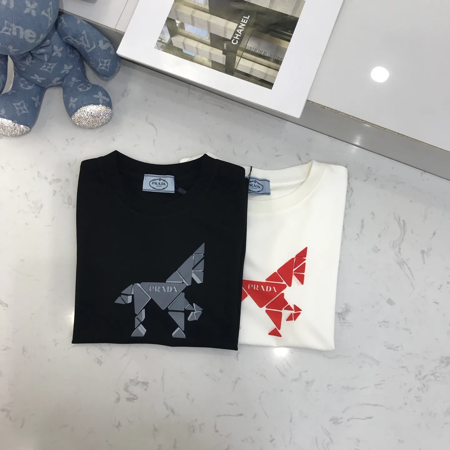 Футболки Женские Prada 6068710