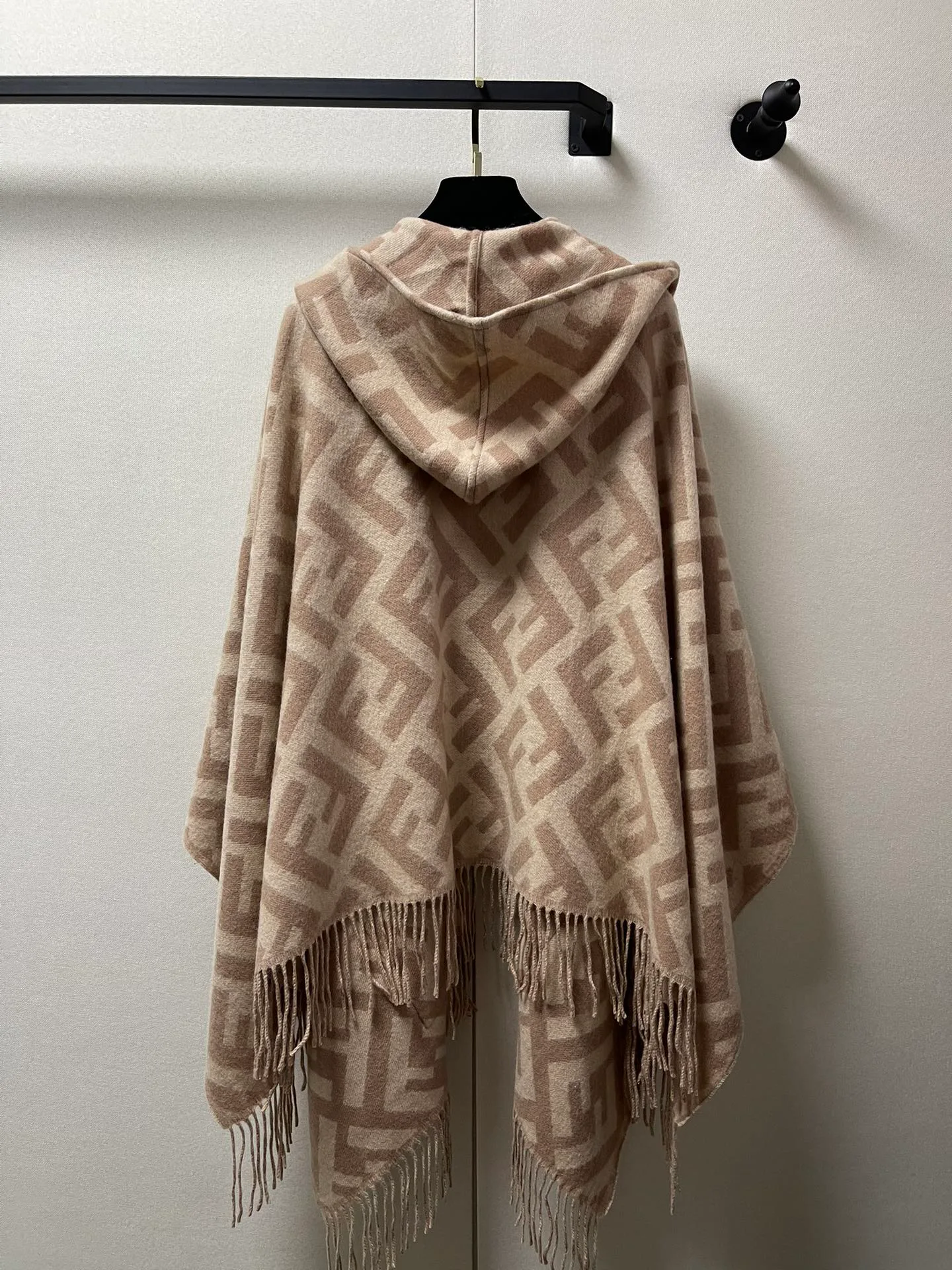 Пальто Женские Fendi 18979710