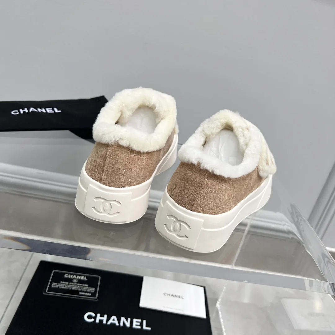 Кроссовки Женские Chanel 18678674