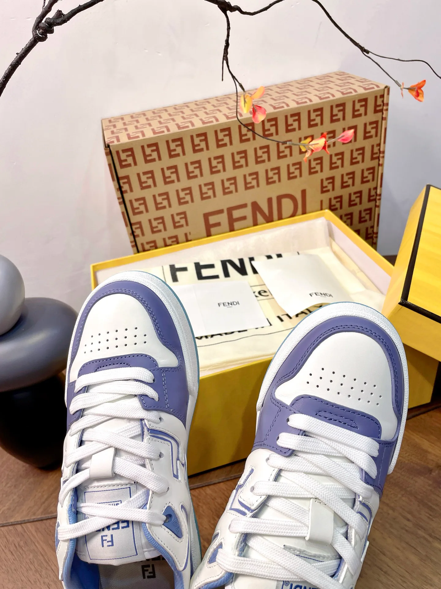 Кроссовки Женские Fendi 17957316