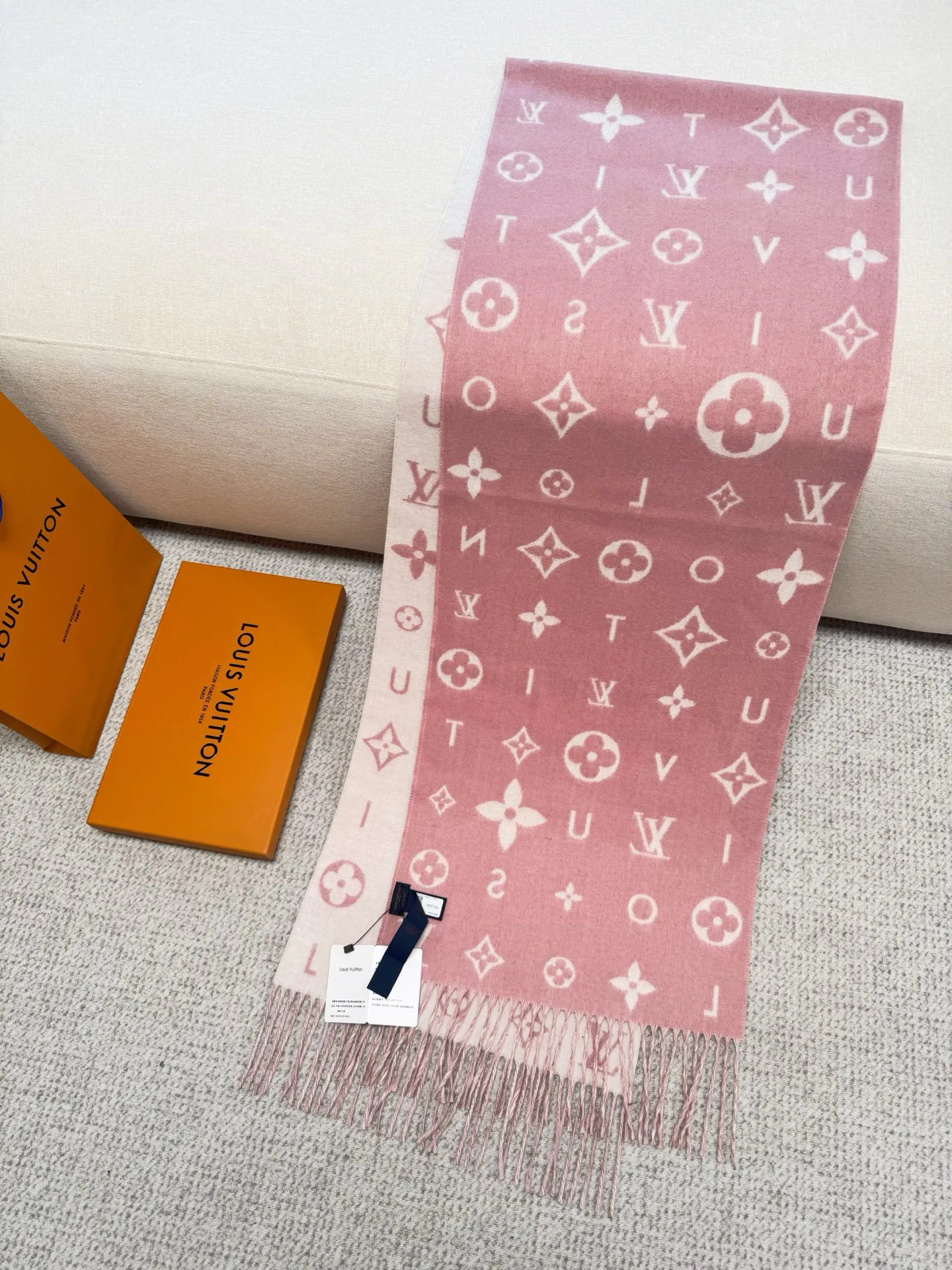 Шарфы Louis Vuitton 18261916