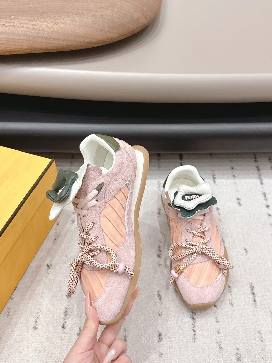 Кроссовки Женские Fendi 12156467