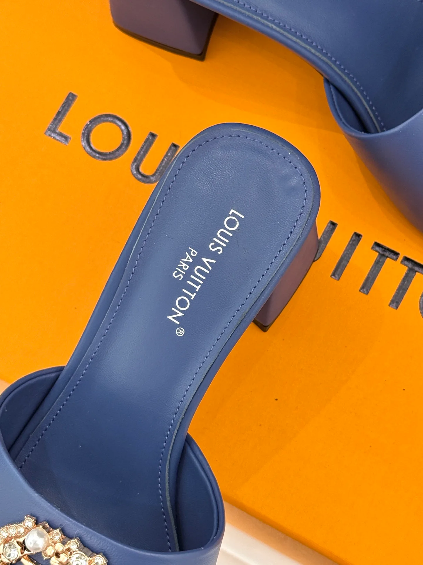 Босоножки Женские Louis Vuitton 2654675