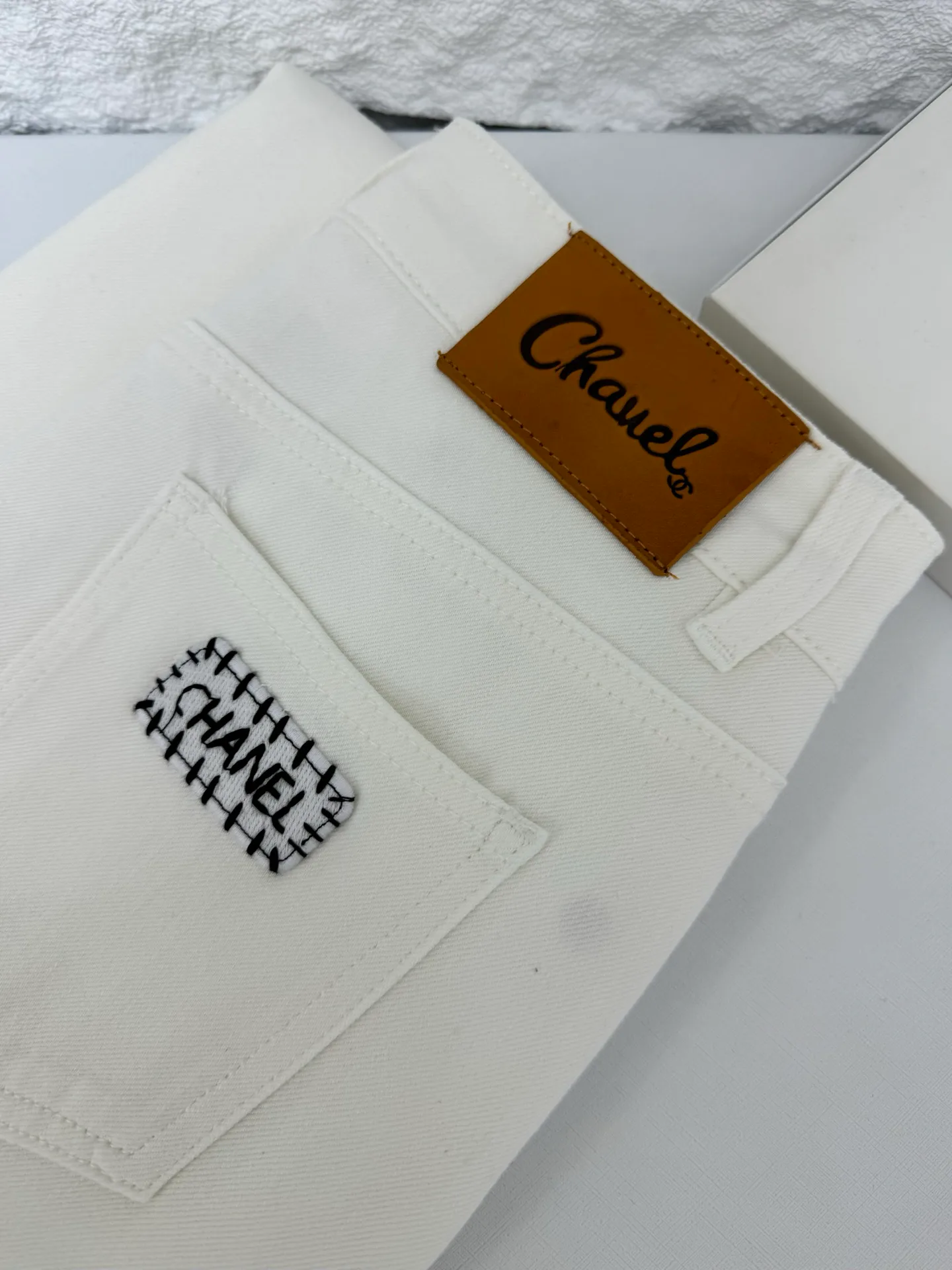 Джинсы Женские Chanel 17298435