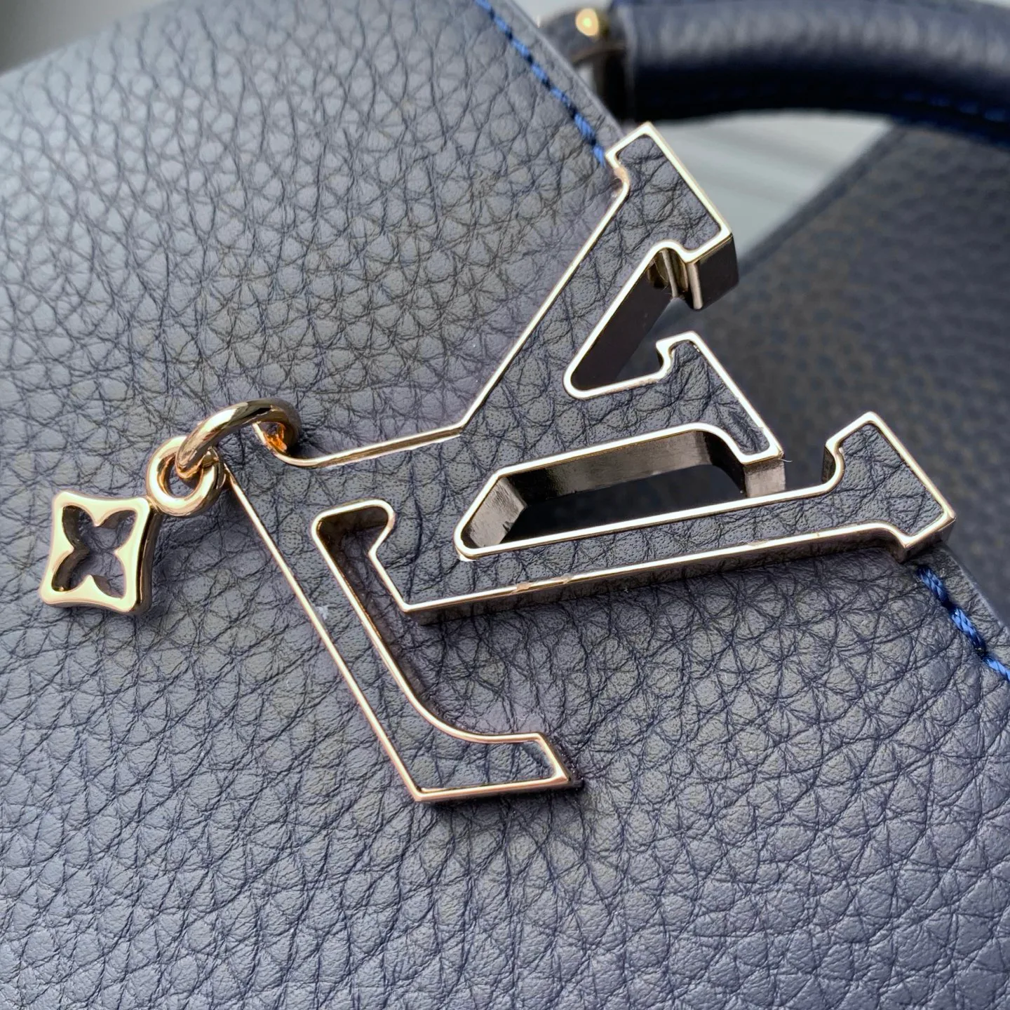 Классические Сумки Женские Louis Vuitton 18147531