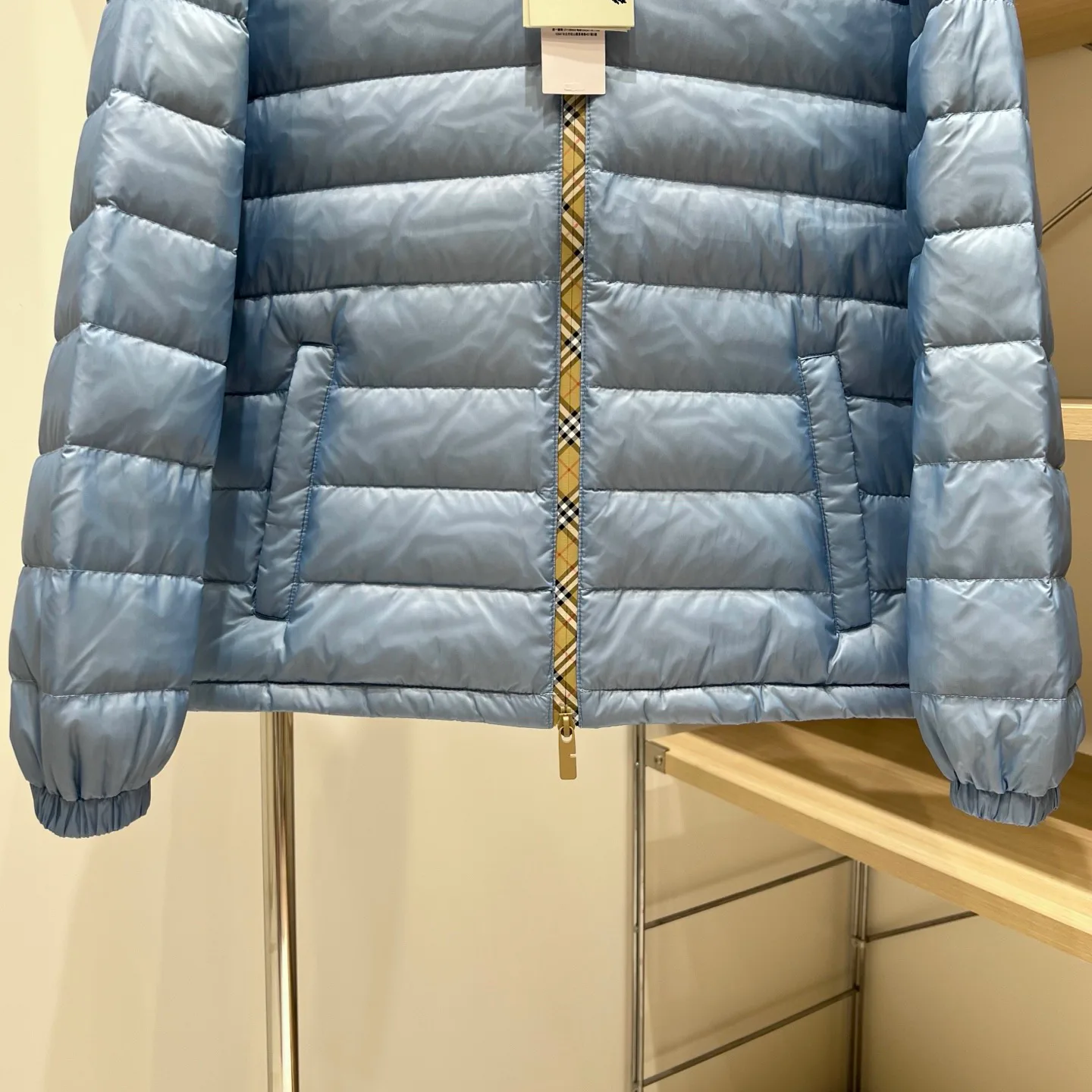 Куртки И Пуховики Женские Burberry 18110900