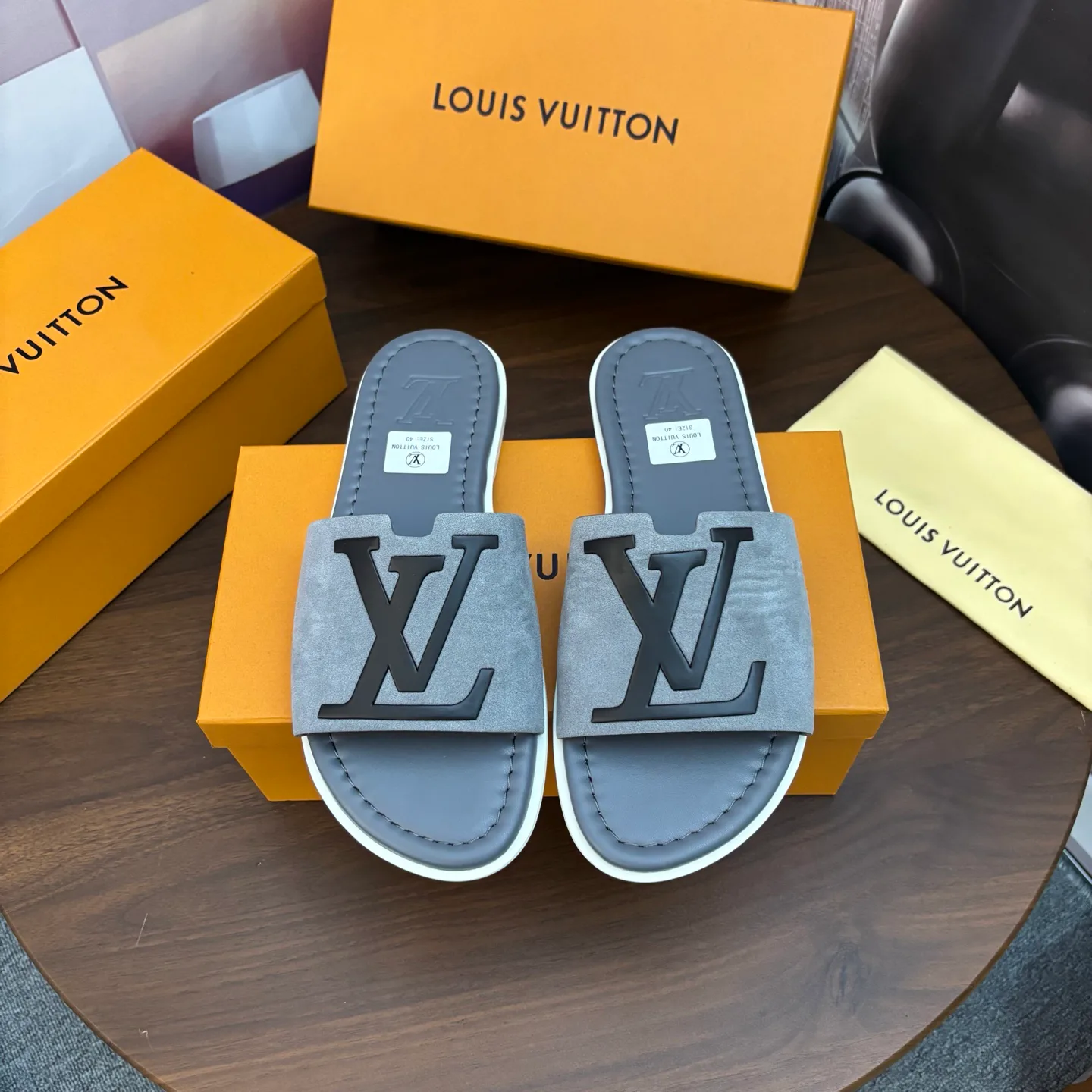 Шлепанцы Мужские Louis Vuitton 19255293