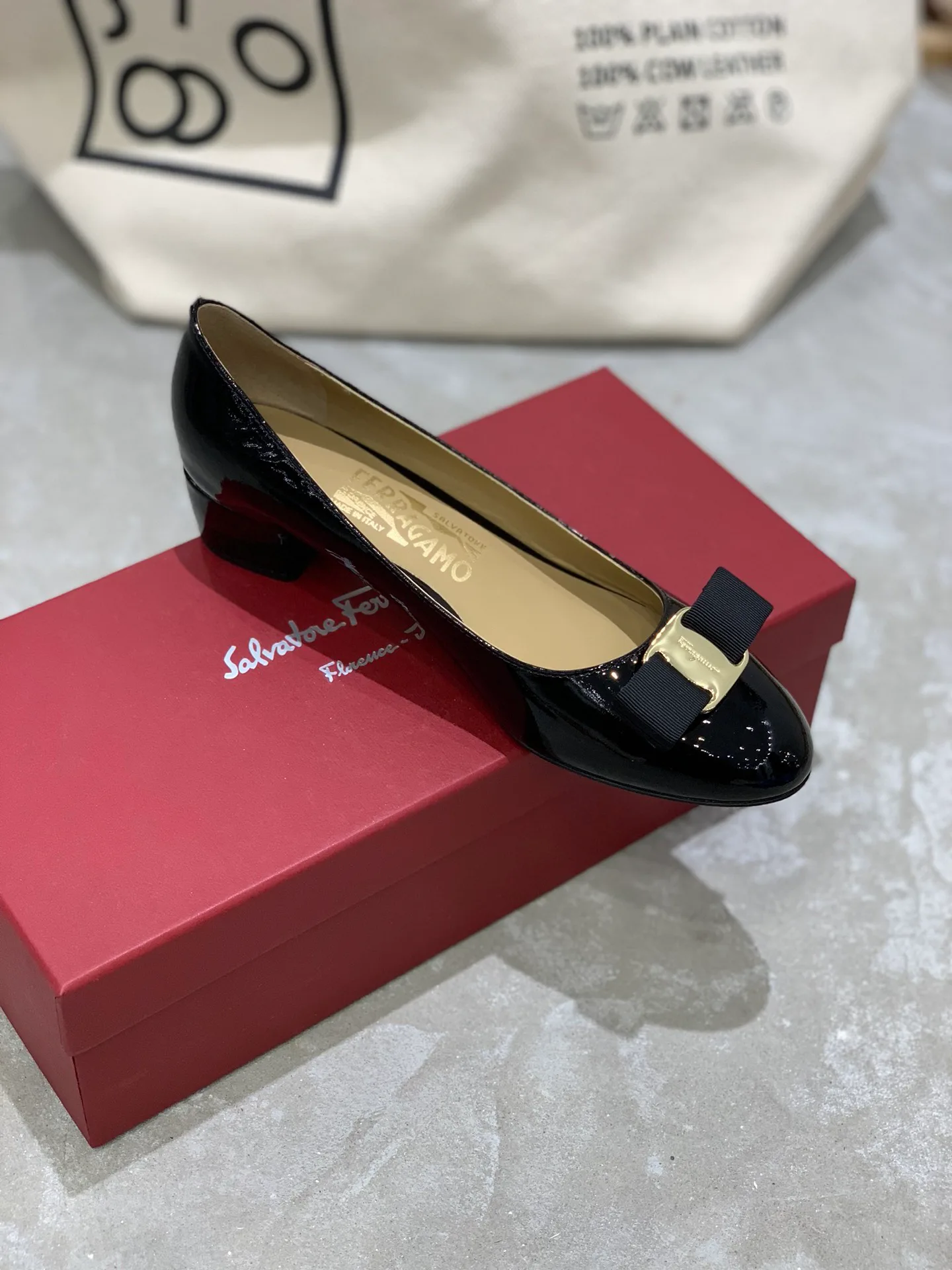Балетки Женские Salvatore Ferragamo 18340668