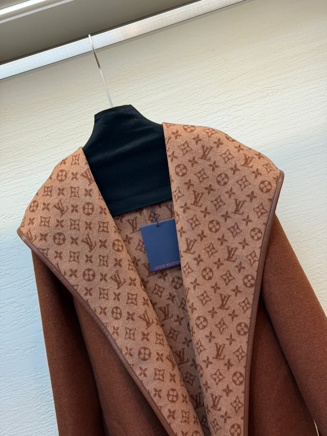 Пальто Женские Louis Vuitton 19358158