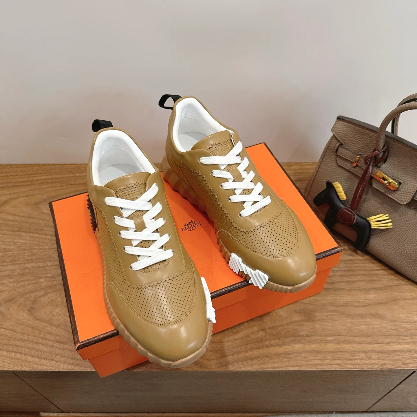 Кроссовки Женские Hermes 11336544