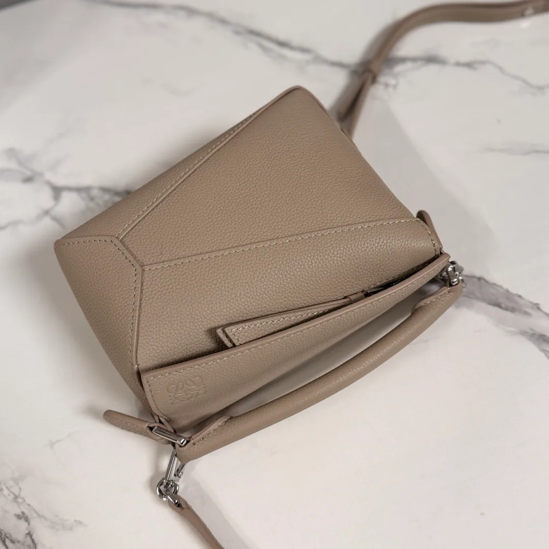 Классические Сумки Женские Loewe 13401791