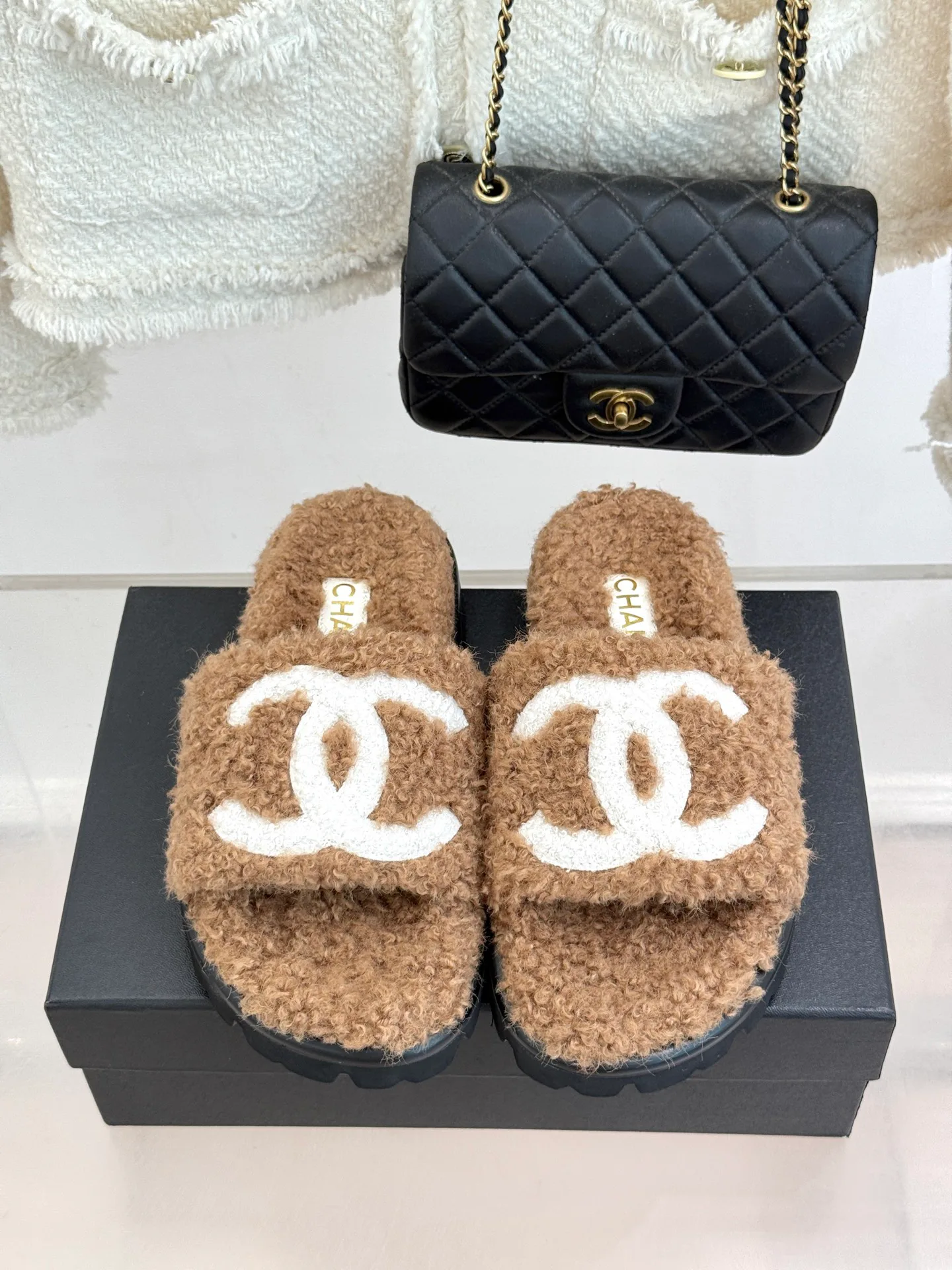 Тапочки Женские Chanel 18737773