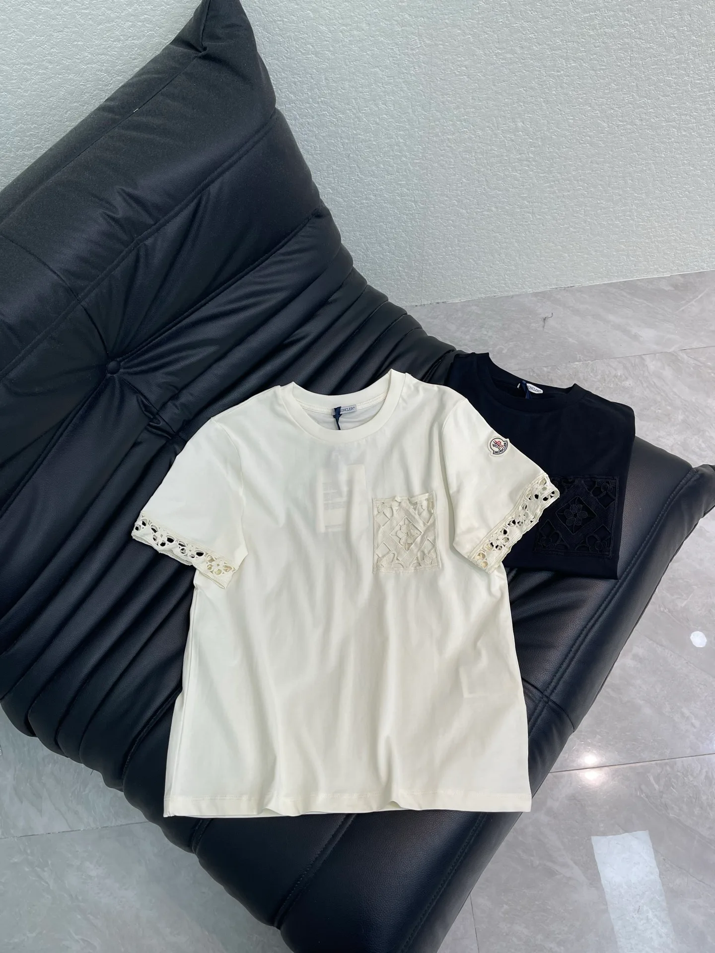 Футболки Женские Moncler 11672721