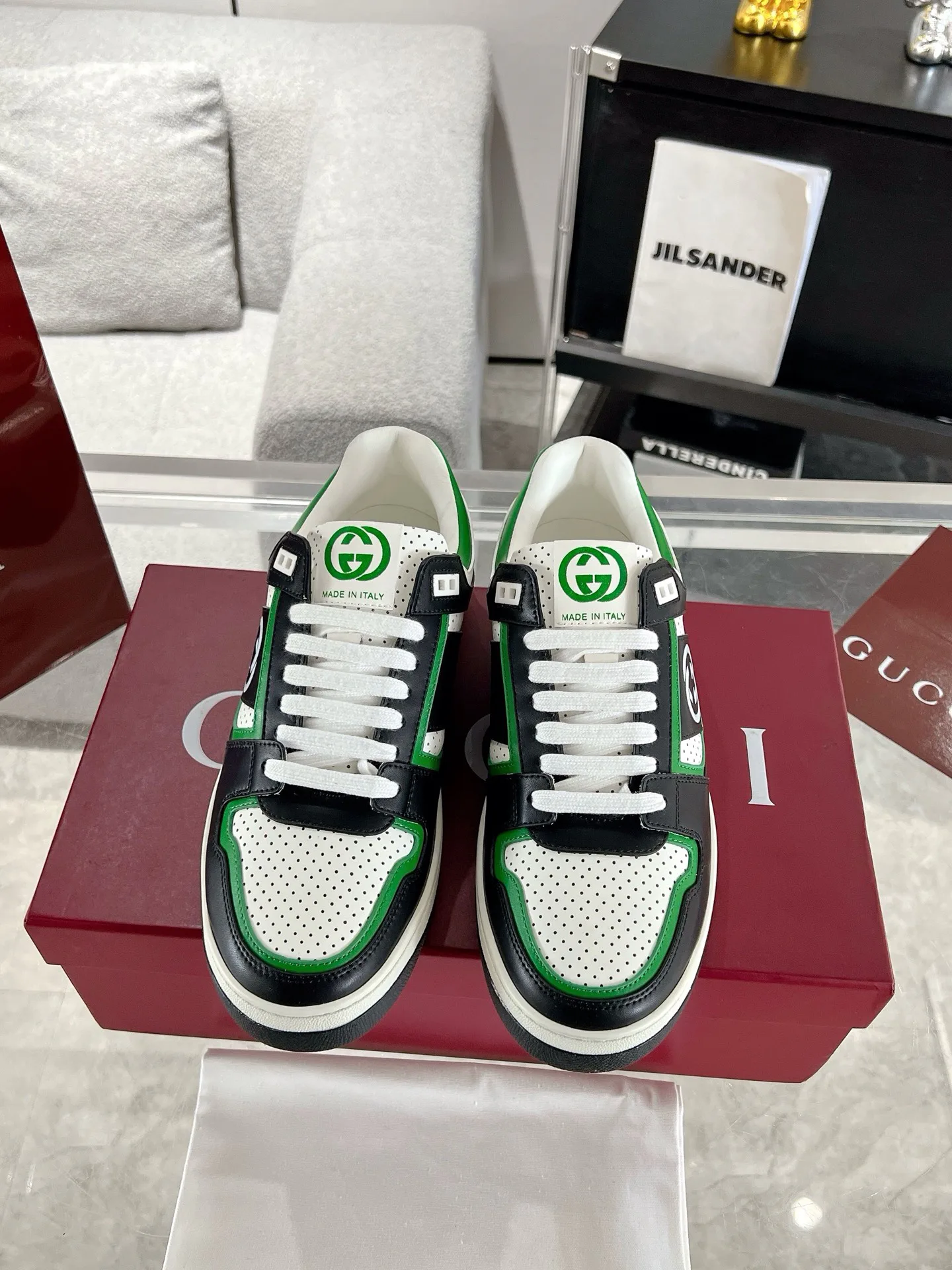 Кроссовки Женские Gucci 23639