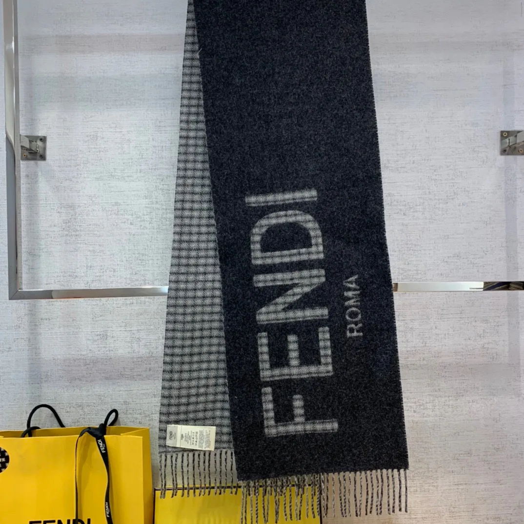 Шарфы Fendi 1255636