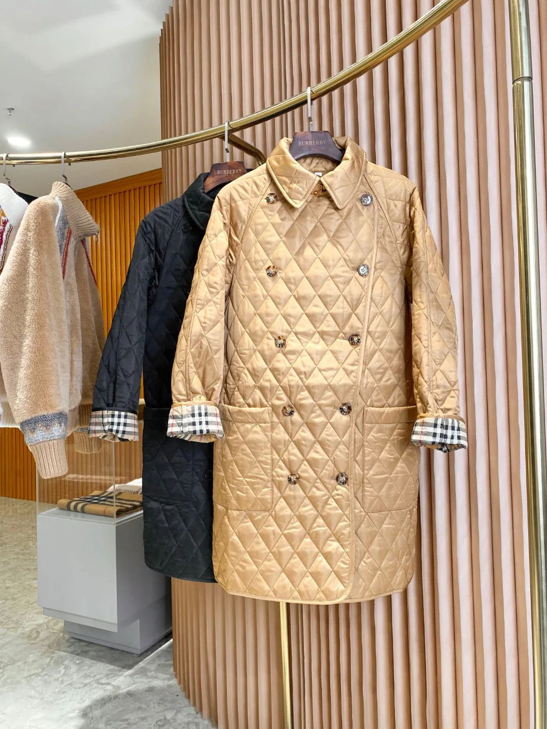 Куртки И Пуховики Женские Burberry 18277304