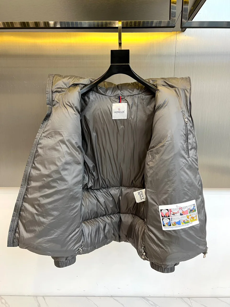 Куртки И Пуховики Мужские Moncler 1444580