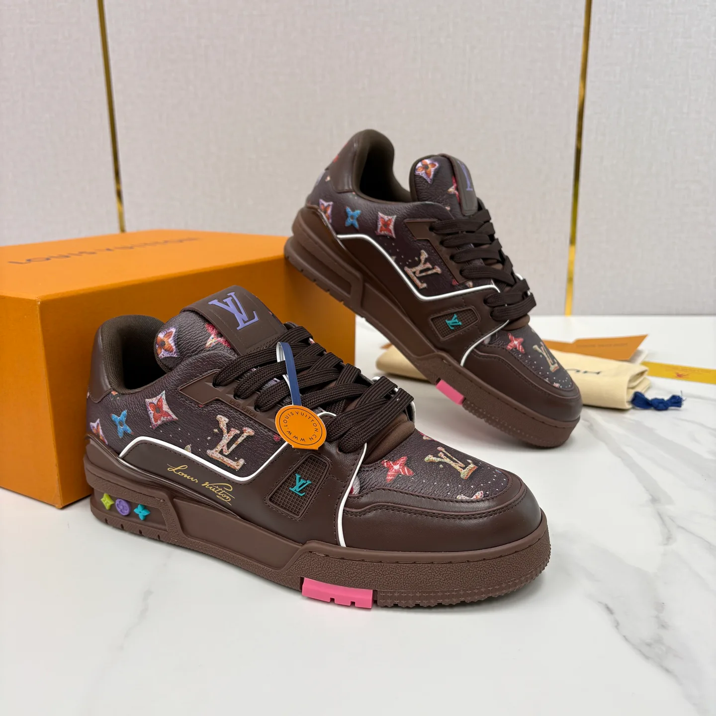 Кроссовки Женские Louis Vuitton 13140843