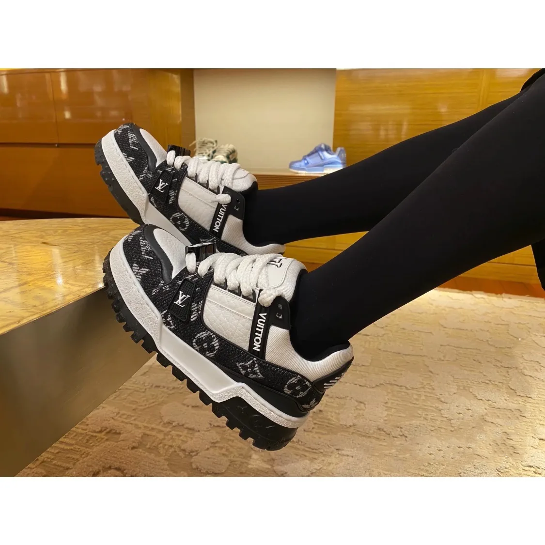 Кроссовки Женские Louis Vuitton 2172