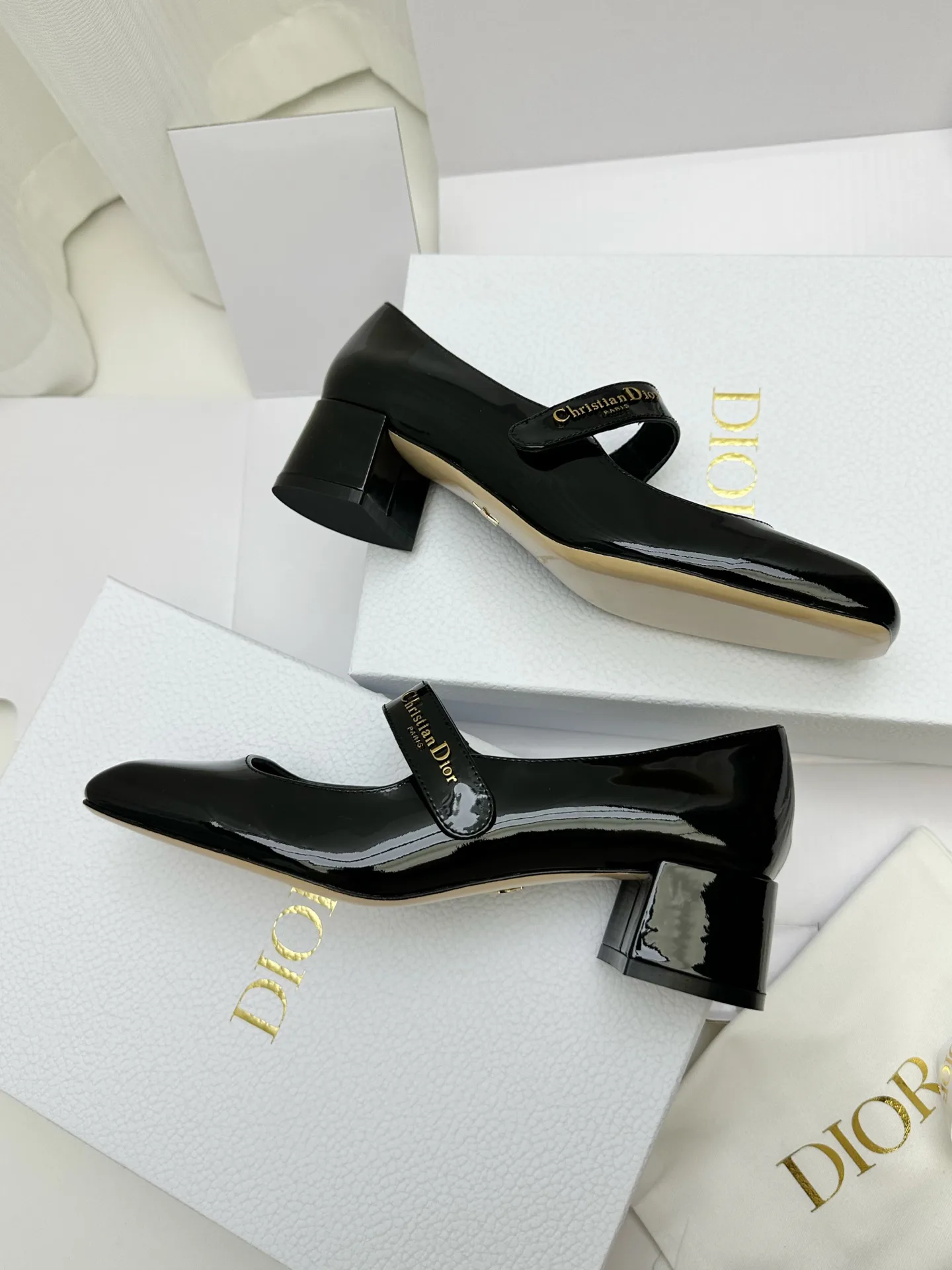 Туфли Женские Christian Dior 18702833