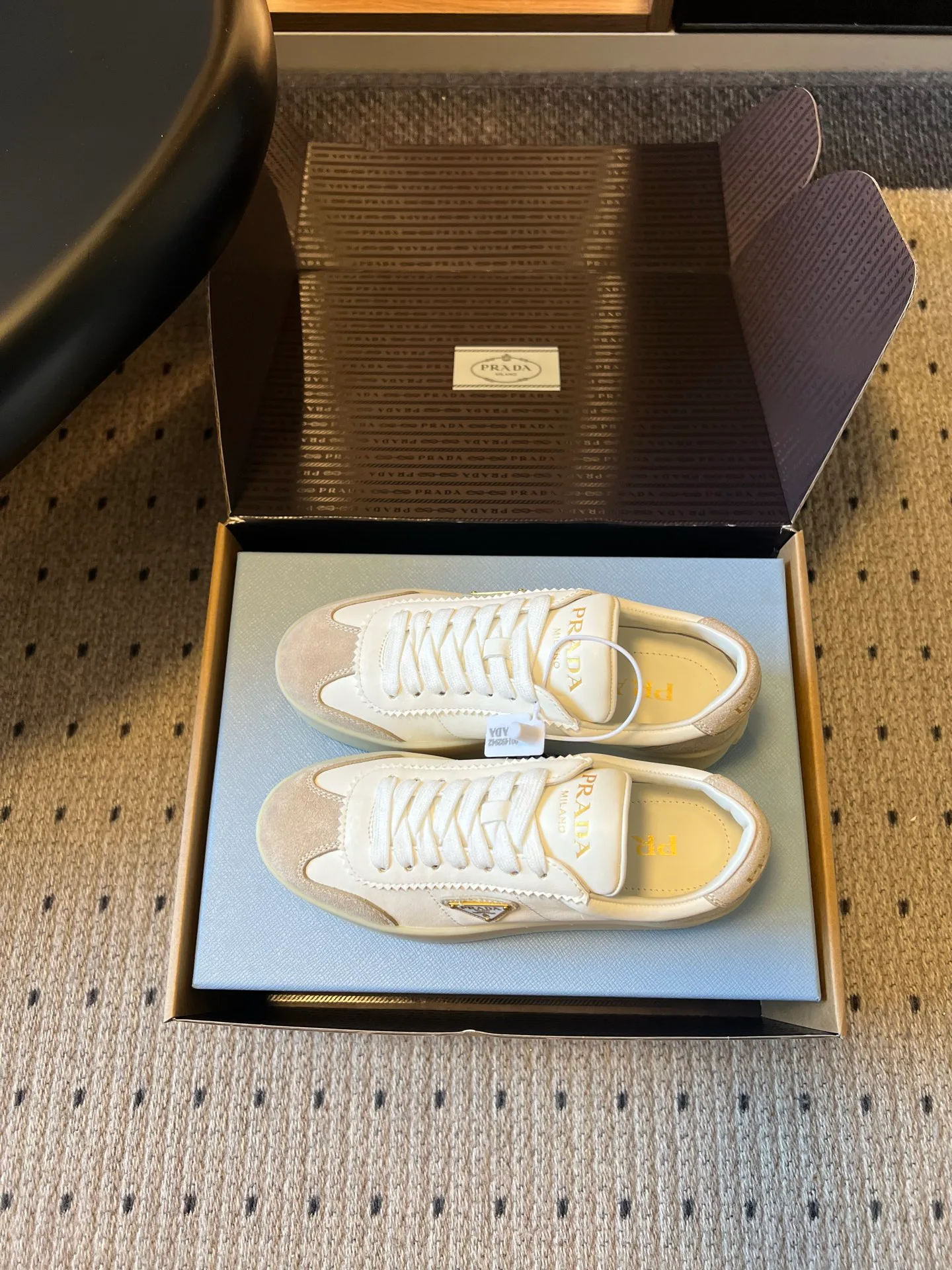 Кроссовки Женские Prada 20149936