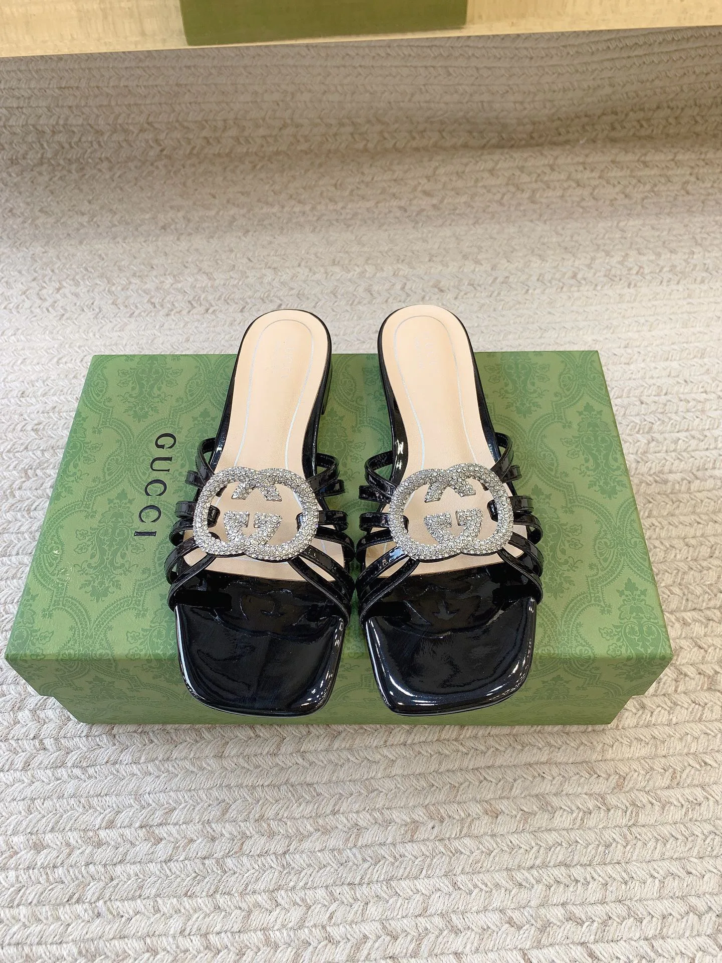 Шлепанцы Женские Gucci 950767