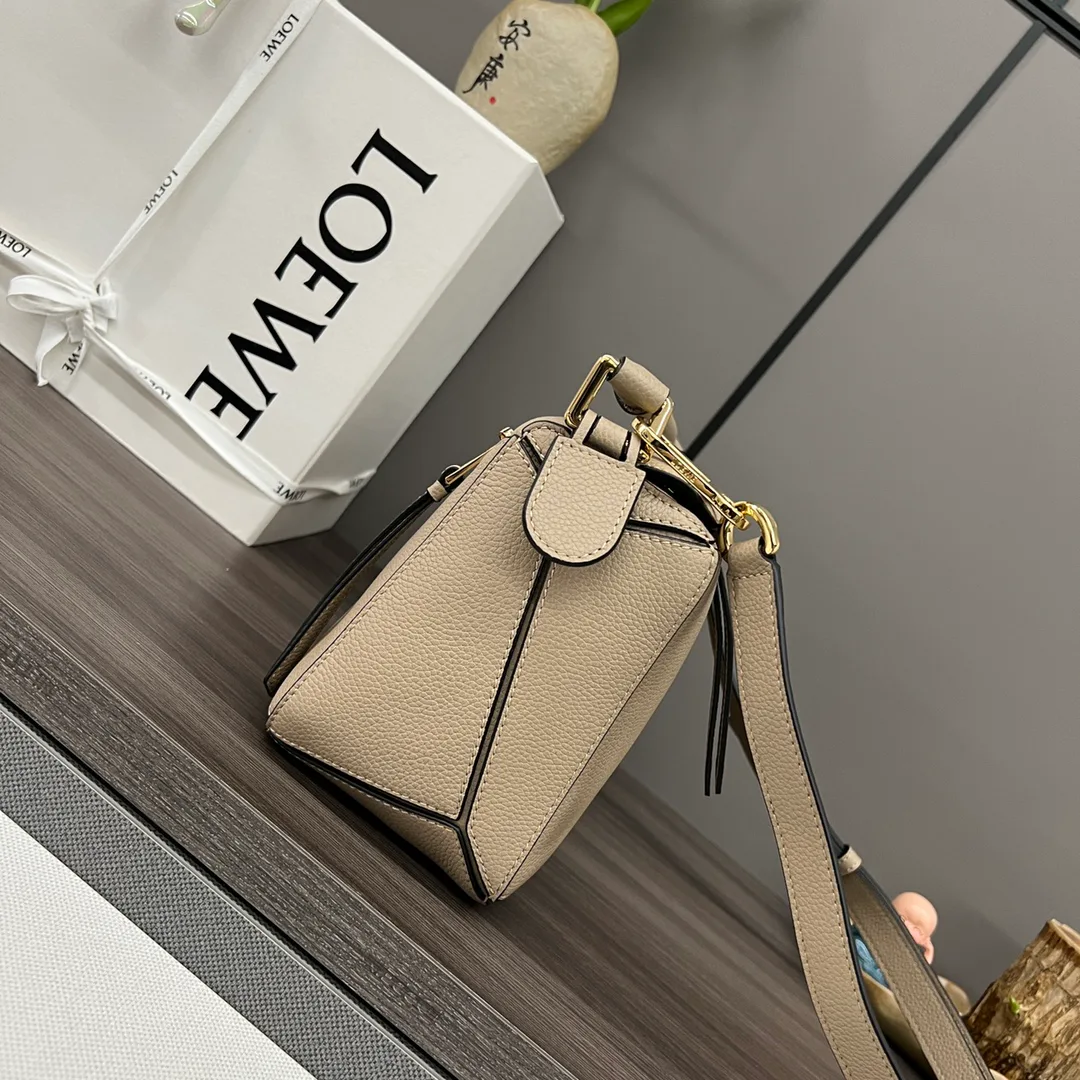 Классические Сумки Женские Loewe 11513610
