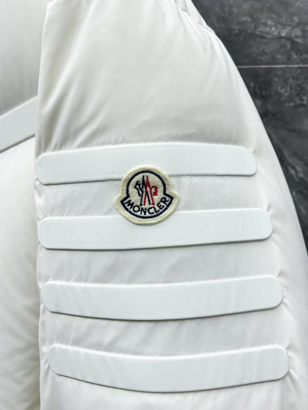 Куртки И Пуховики Мужские Moncler 4273481
