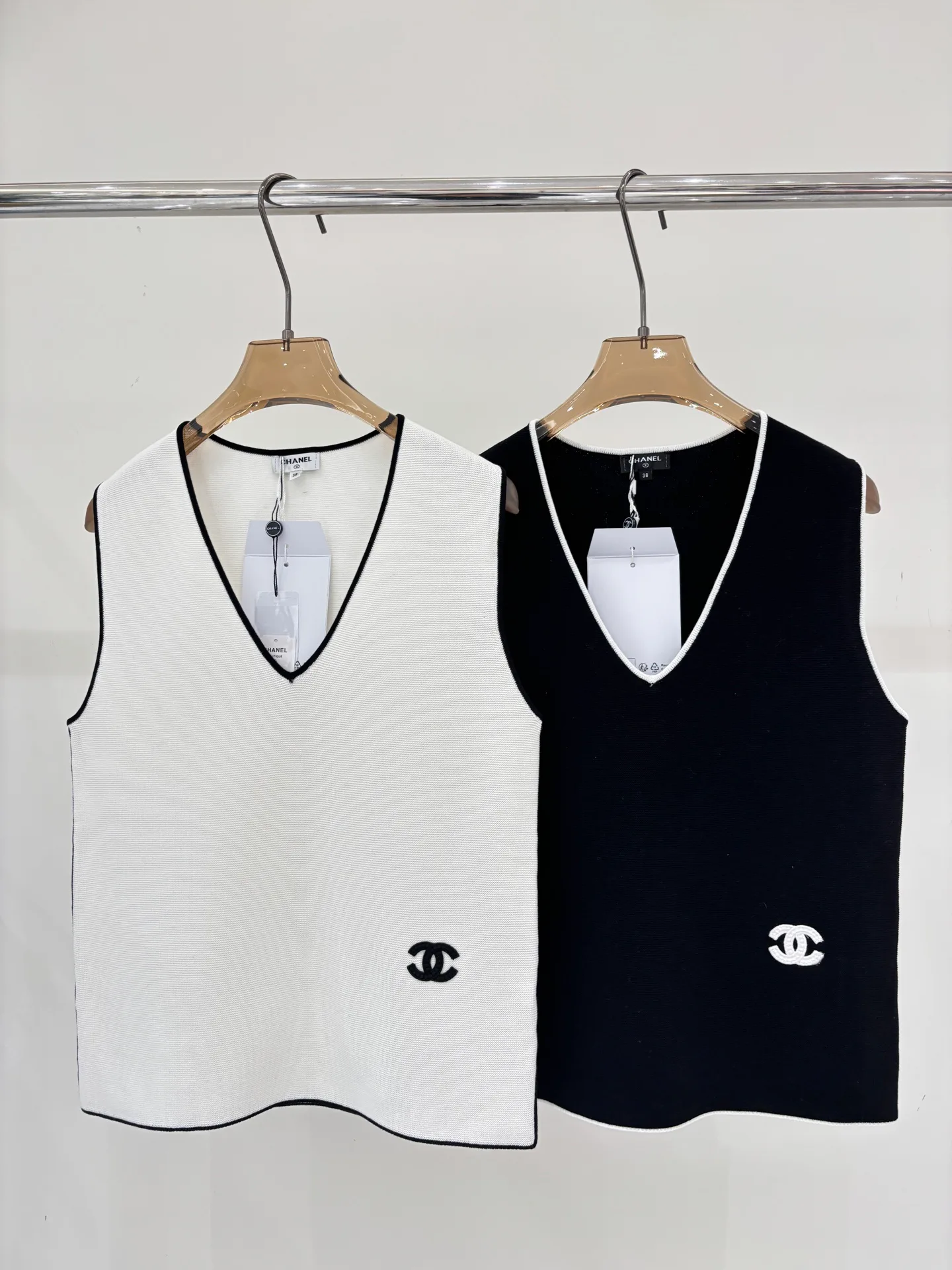 Жилеты Женские Chanel 11361322