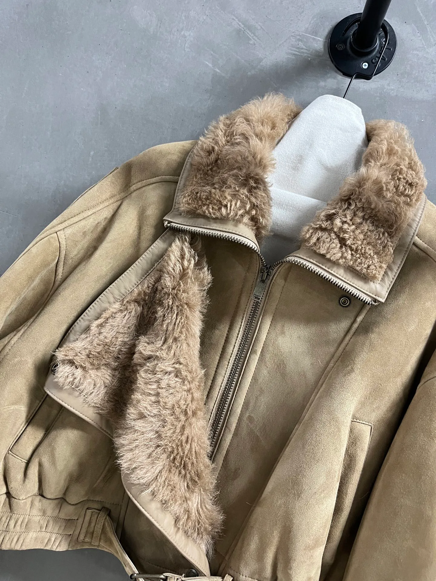 Кожаные Куртки И Дублёнки Женские Saint Laurent 18630179