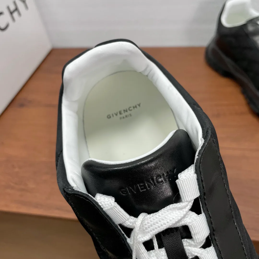 Кроссовки Мужские Givenchy 17307229