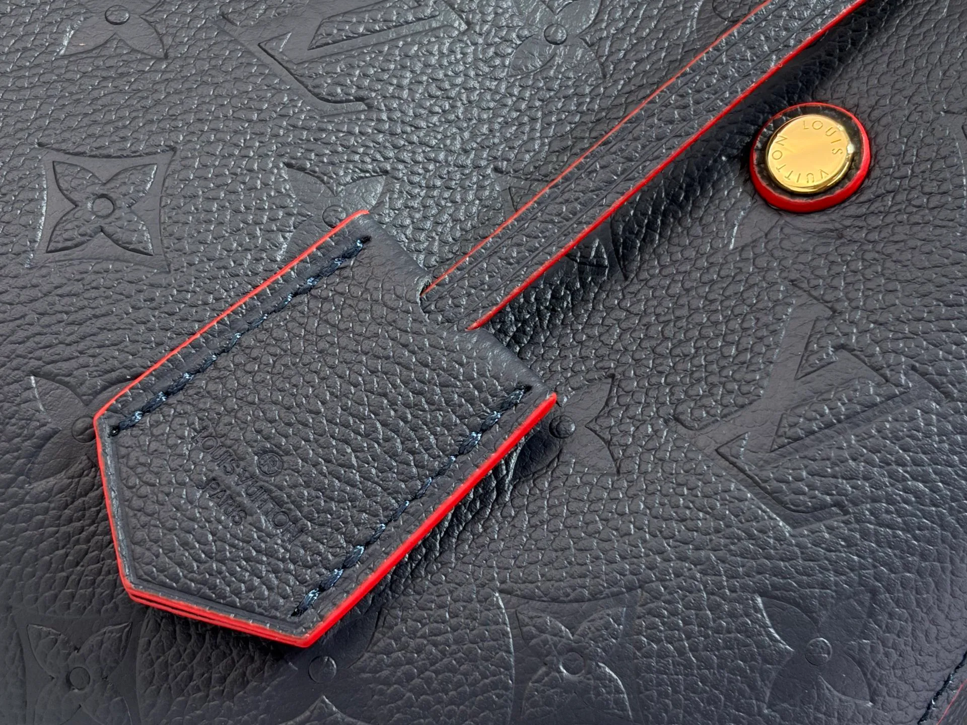 Классические Сумки Женские Louis Vuitton 18240327