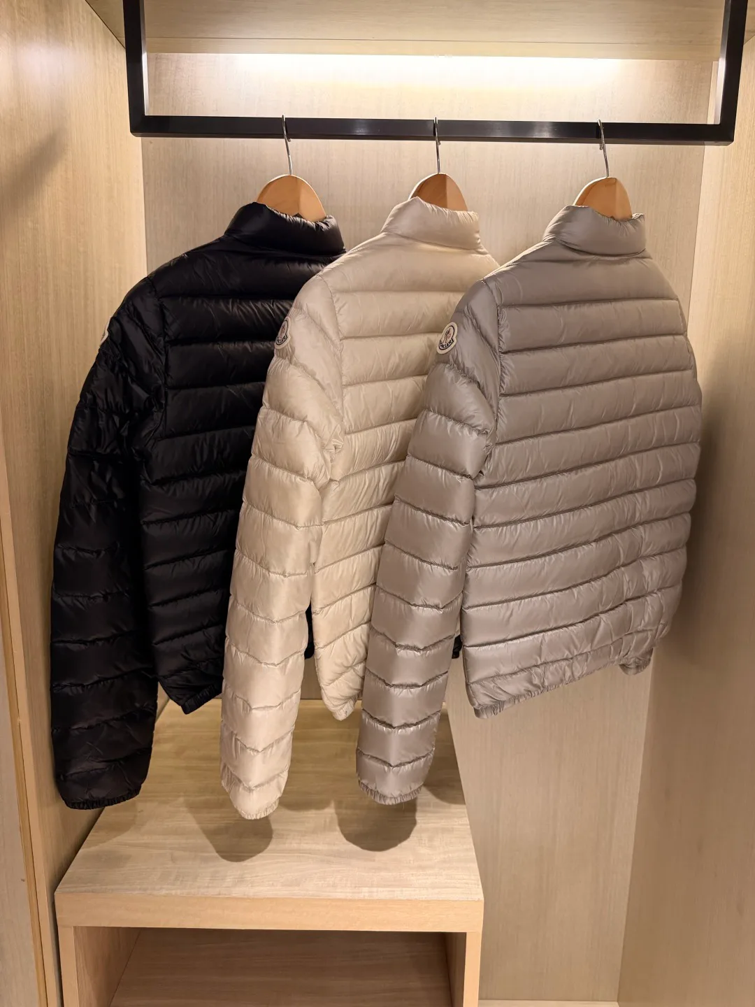 Куртки И Пуховики Женские Moncler 16890554