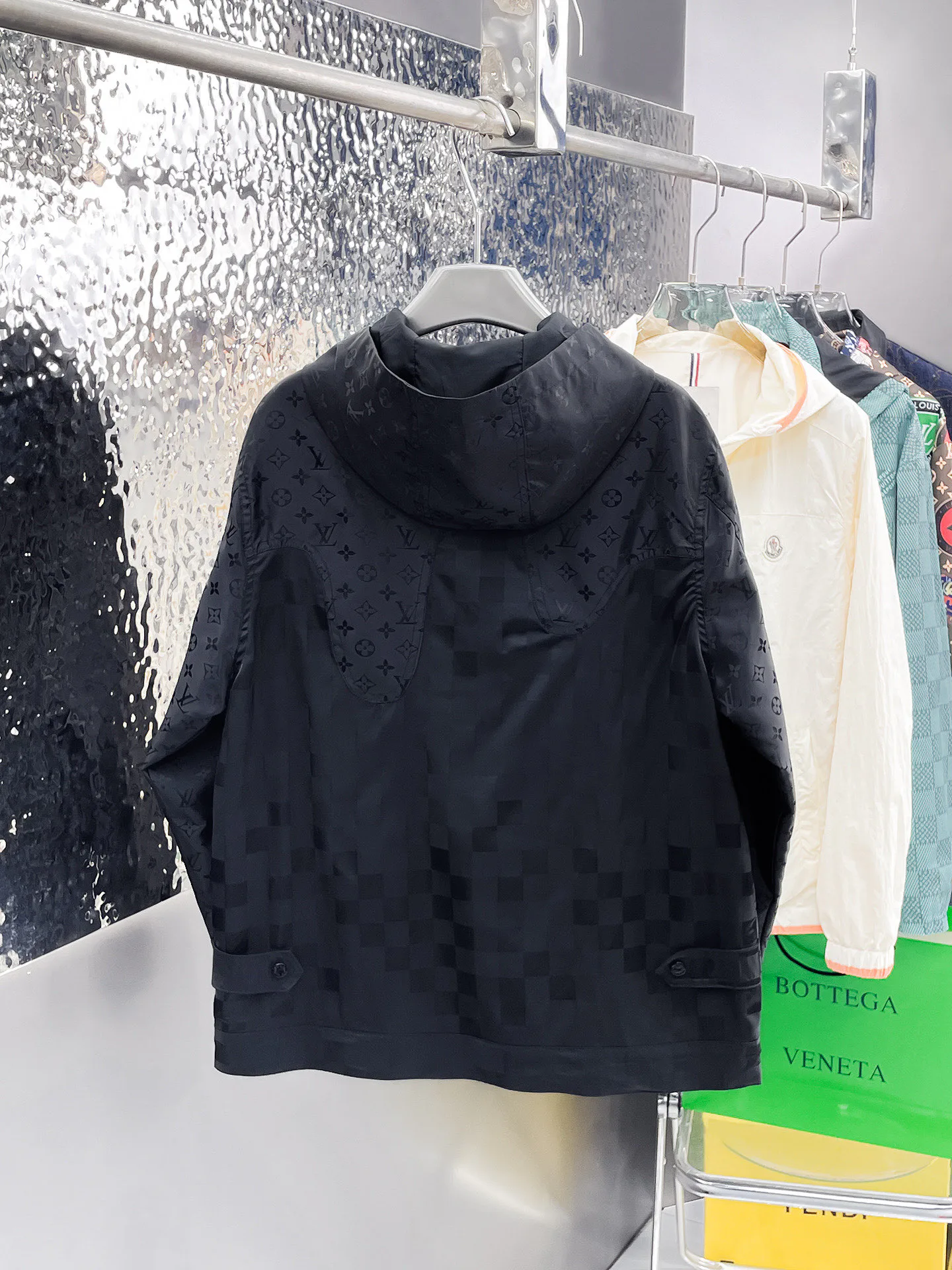 Куртки И Пуховики Мужские Louis Vuitton 9352351