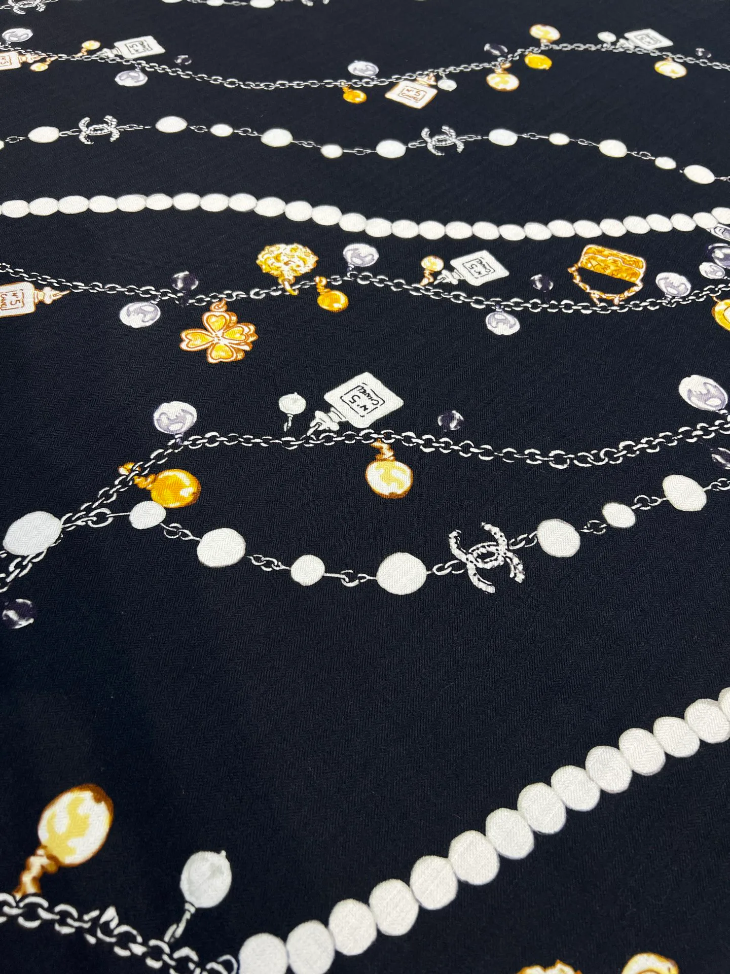 Шарфы Chanel 136833