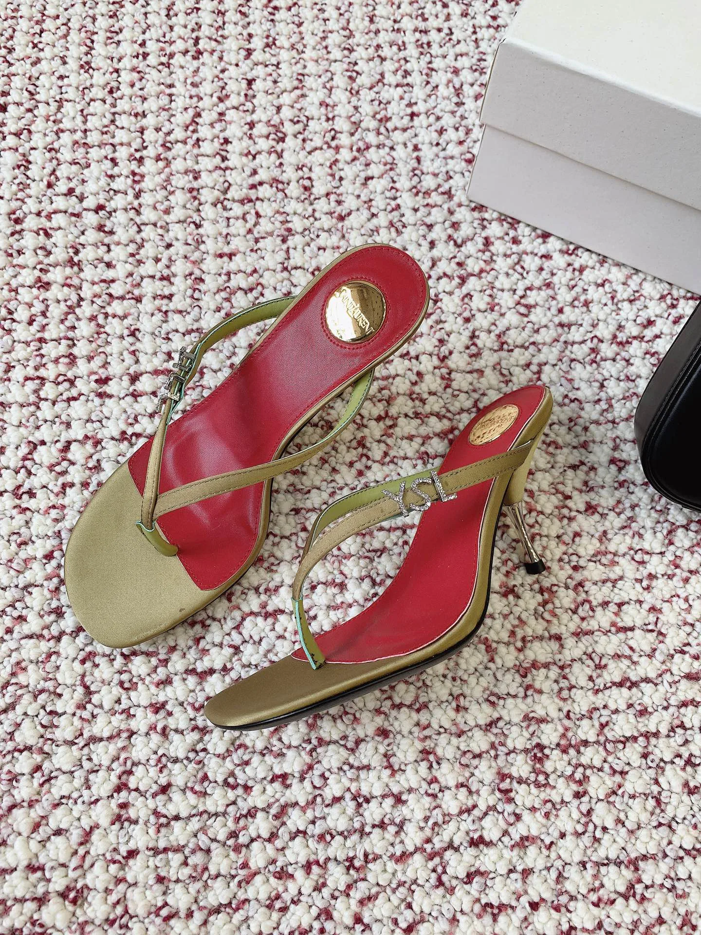 Босоножки Женские Saint Laurent 13151772