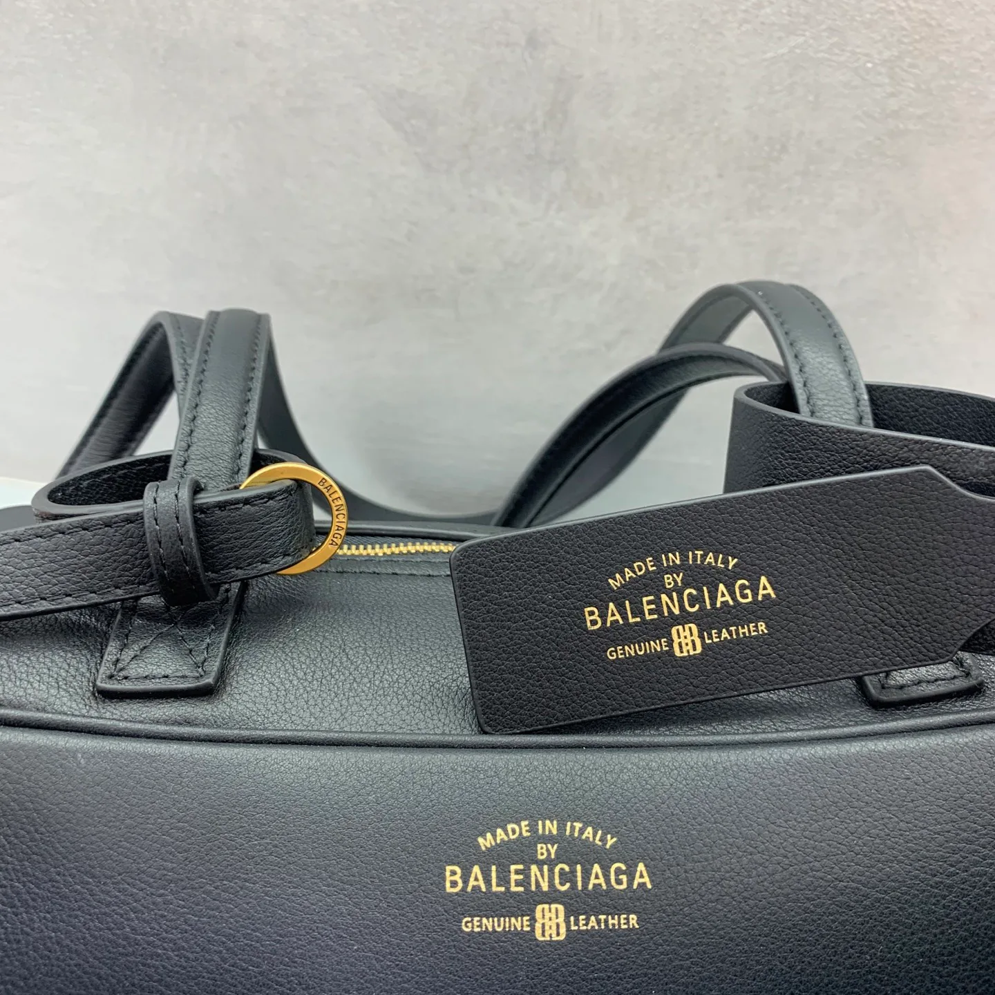 Классические Сумки Женские Balenciaga 18136625