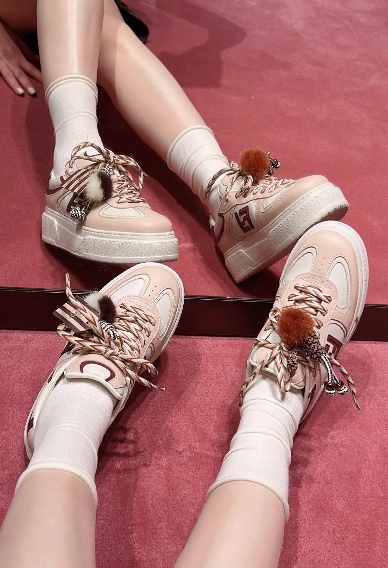Кроссовки Женские Fendi 18080496