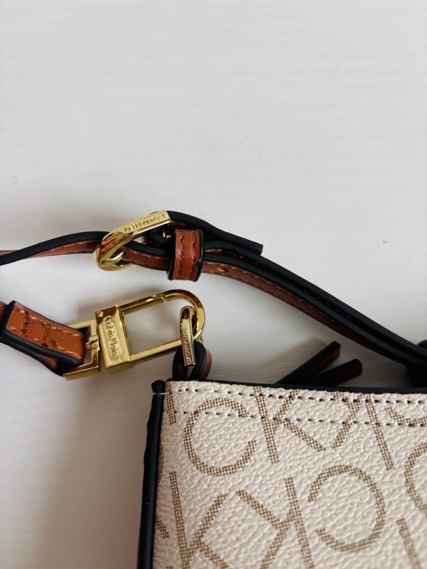 Сумки На Ремне Женские Calvin Klein 347323