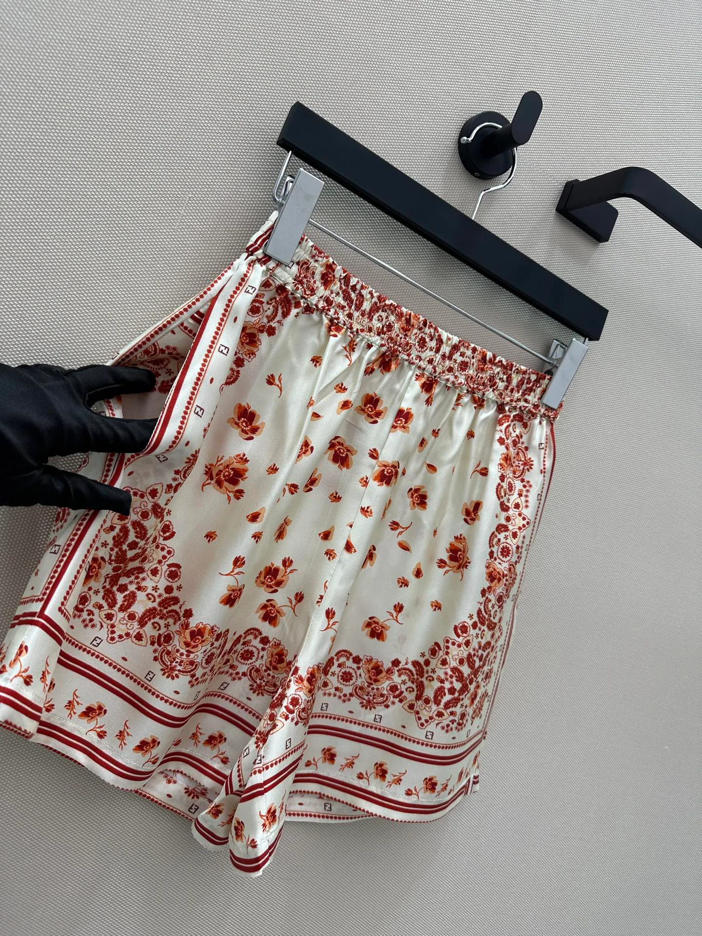 Шорты Женские Fendi 9820503