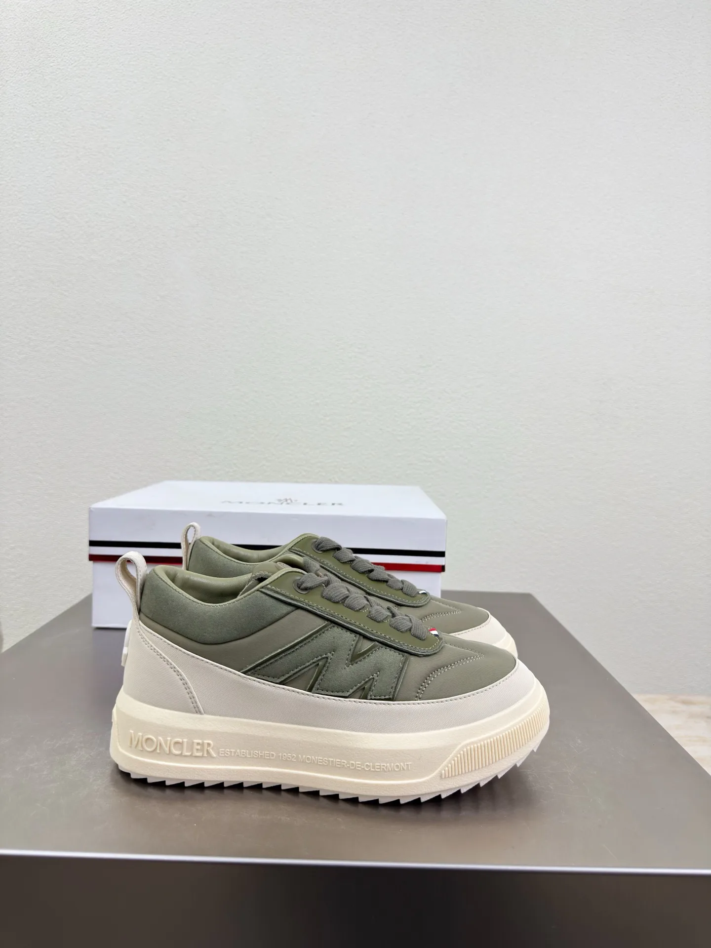 Кроссовки Женские Moncler 4339204