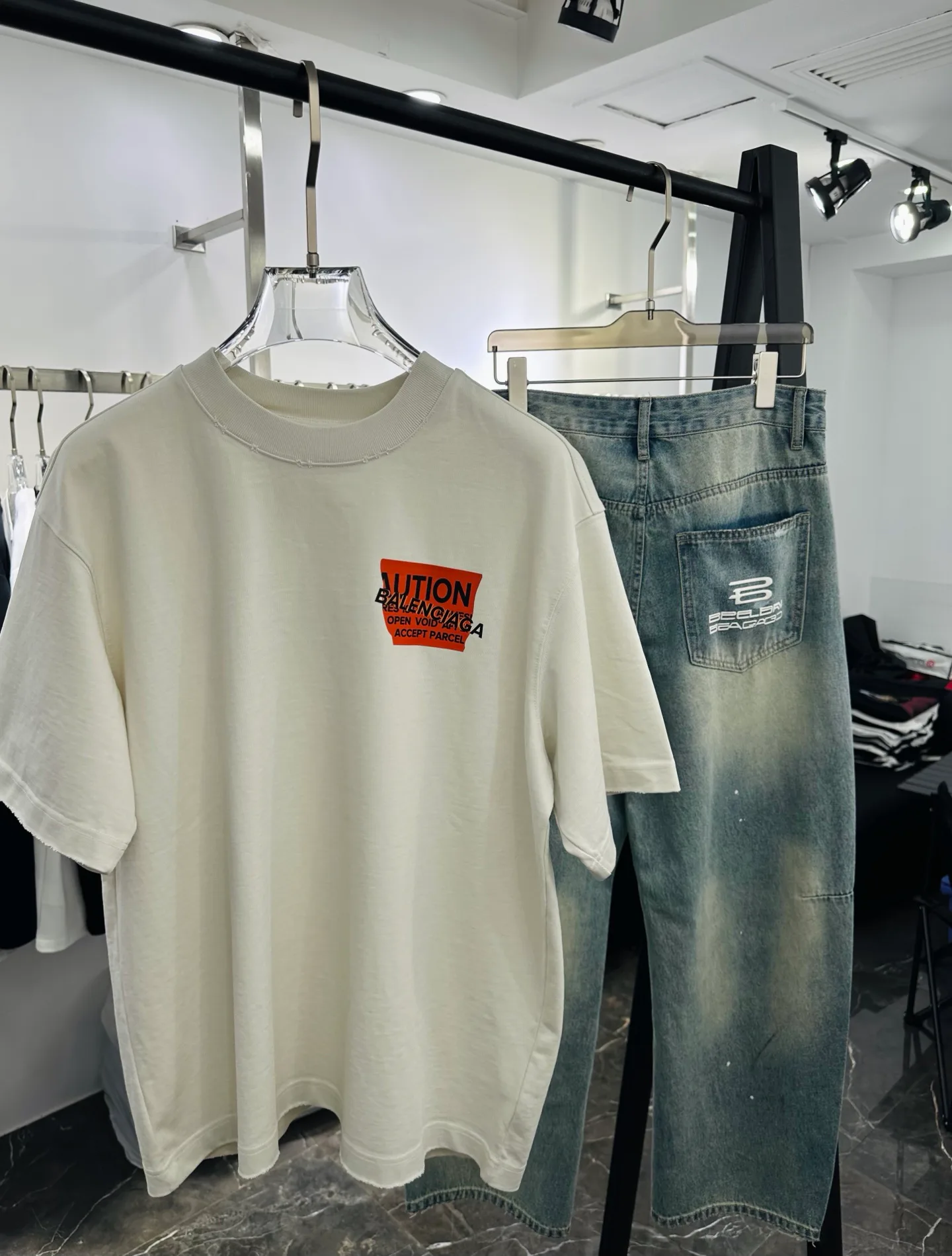 Футболки Женские Balenciaga 23019