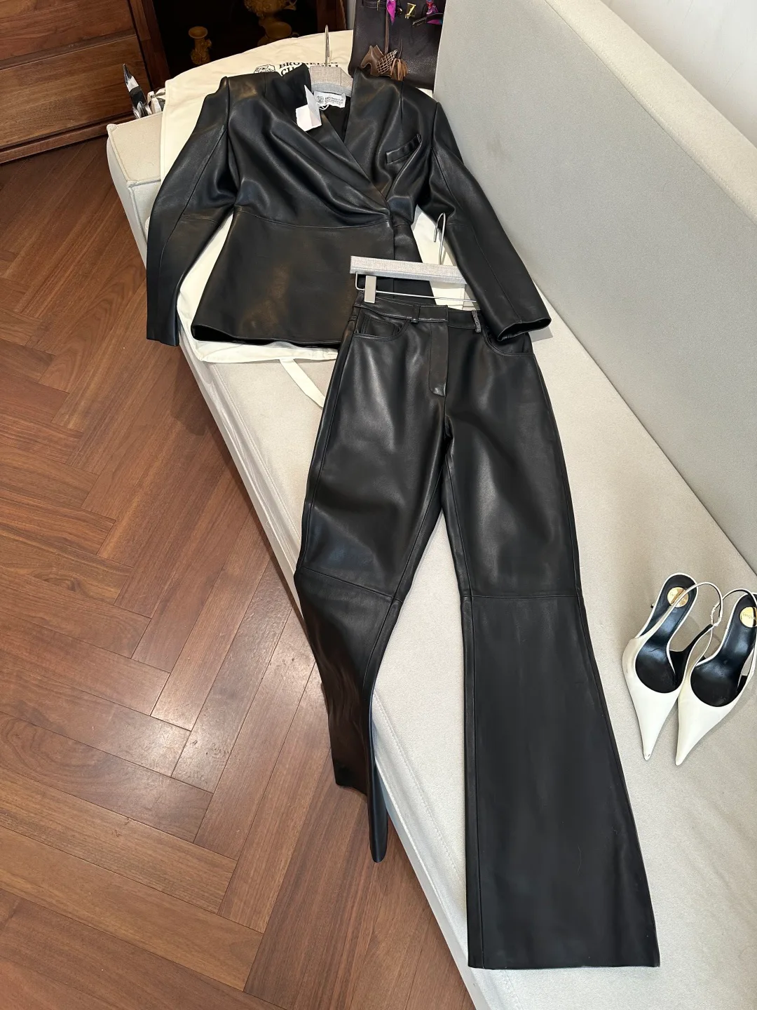 Кожаные Куртки И Дублёнки Женские Brunello Cucinelli 19304079