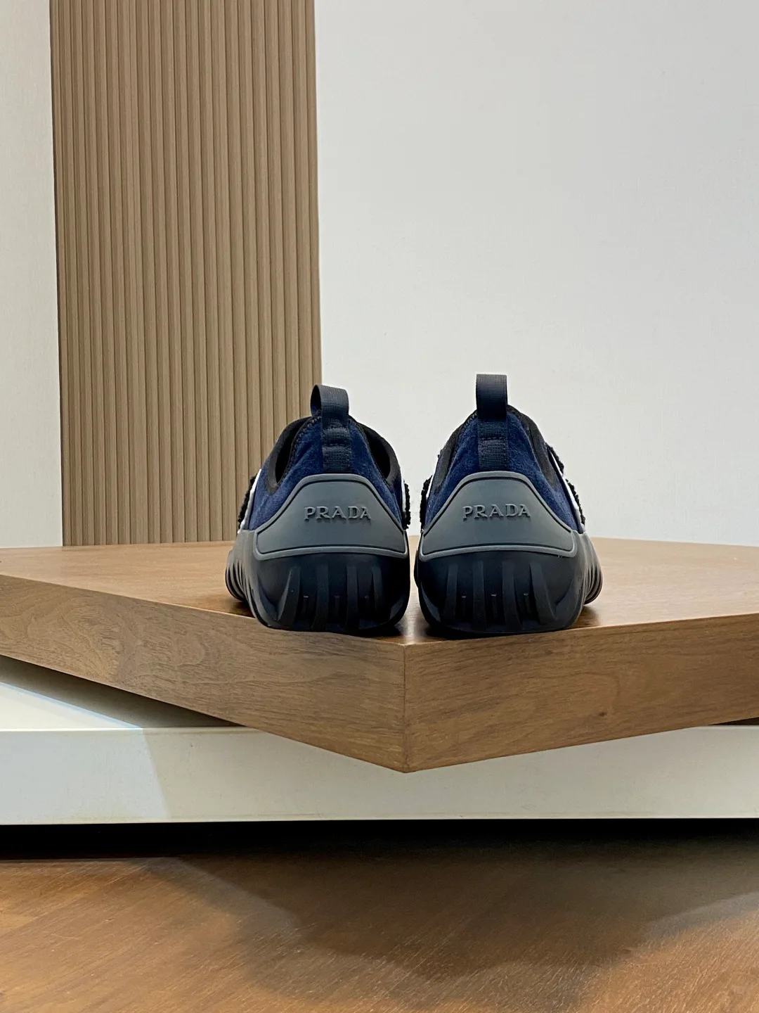 Кроссовки Мужские Prada 3002239