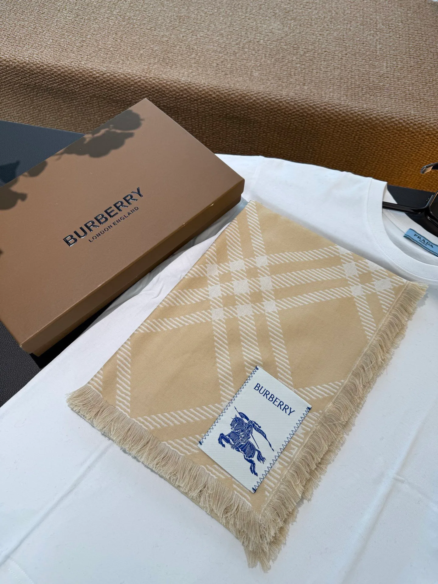 Шарфы Burberry 18627367