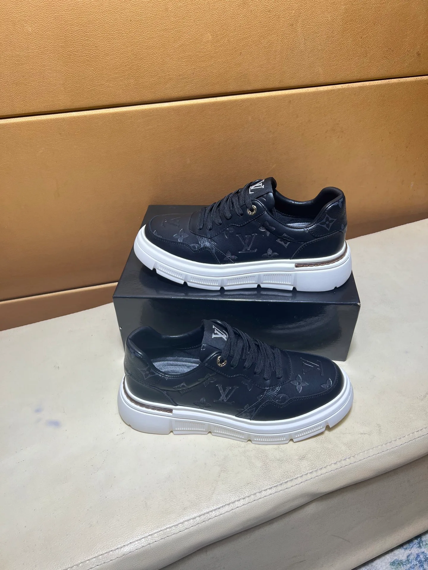 Кроссовки Мужские Louis Vuitton 11813235