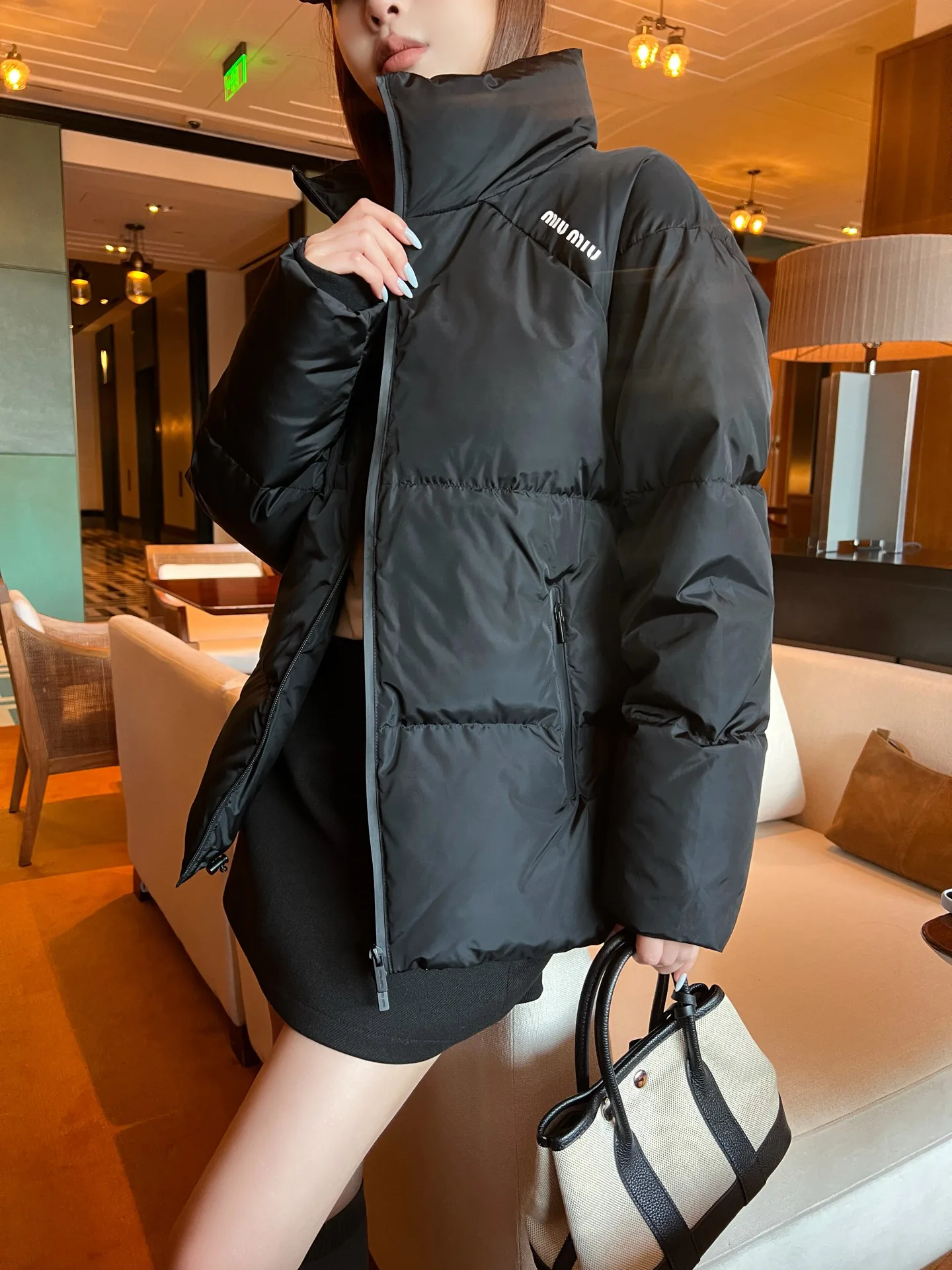 Куртки И Пуховики Женские Miu Miu 18108730