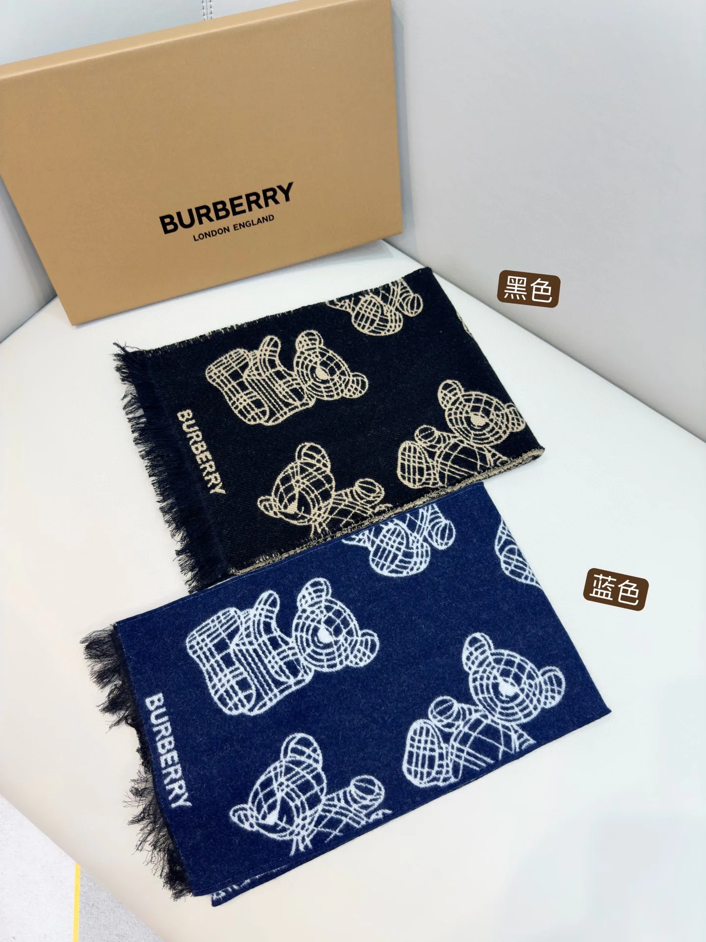 Шарфы Burberry 3999