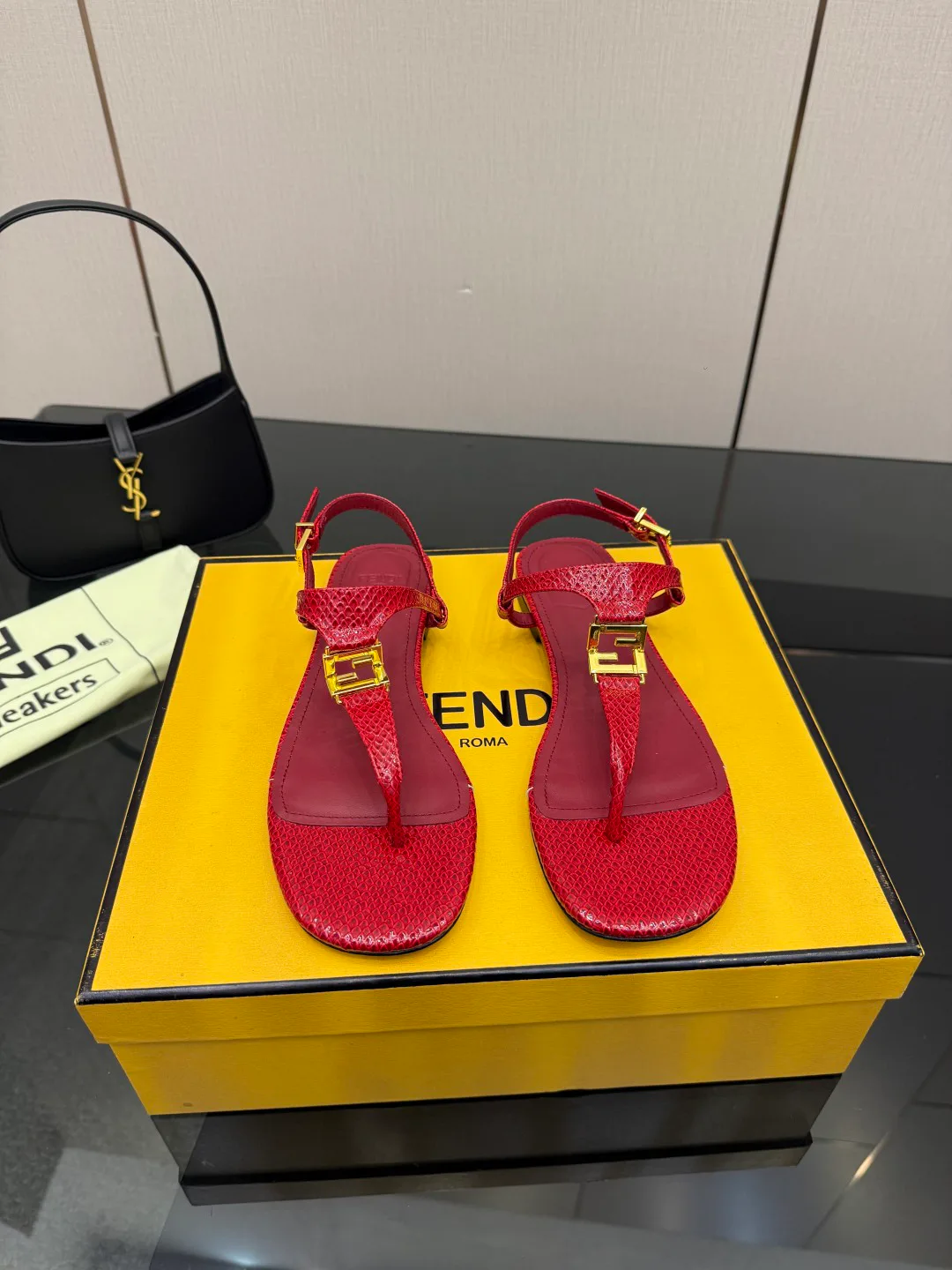 Сандалии Женские Fendi 5052108