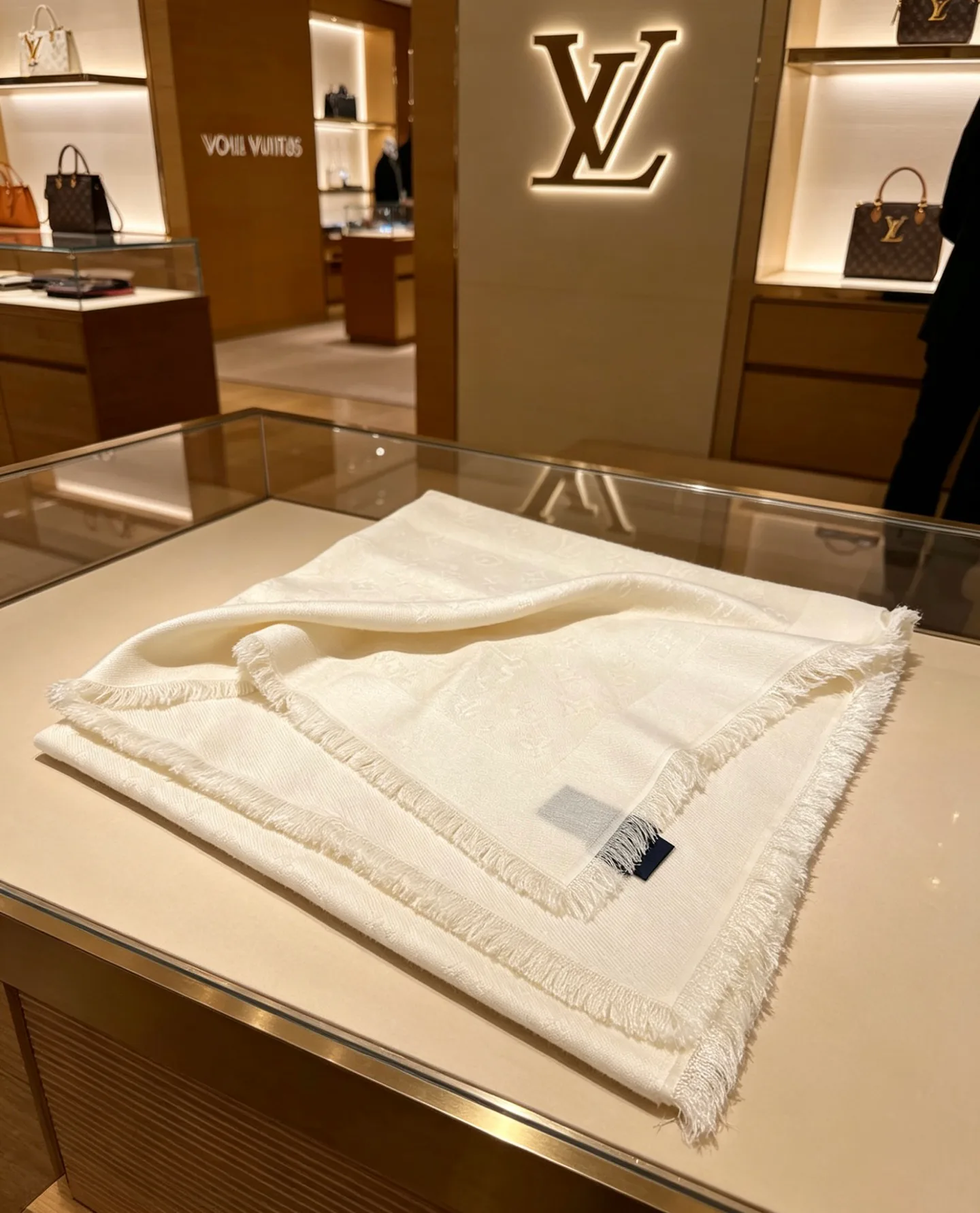 Шарфы Louis Vuitton 15150451